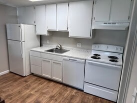 Cedarwood in Lexington, KY - Building Photo