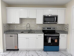 27160 Chula Vista Dr in Punta Gorda, FL - Building Photo - Building Photo