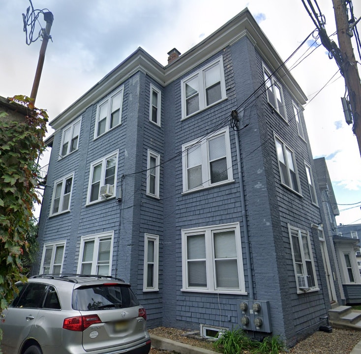 5 Elmer St, Unit 2 in Cambridge, MA - Foto de edificio