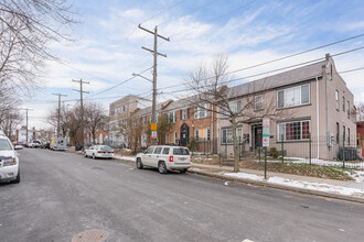 1601 17th Pl SE in Washington, DC - Building Photo - Building Photo