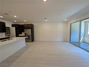11443 Ethereal Lndg Ave in Las Vegas, NV - Building Photo - Building Photo