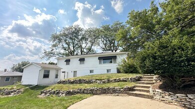 1605 S 95th St in Omaha, NE - Building Photo - Building Photo