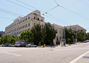 Mercy Family Plaza in San Francisco, CA - Foto de edificio - Building Photo