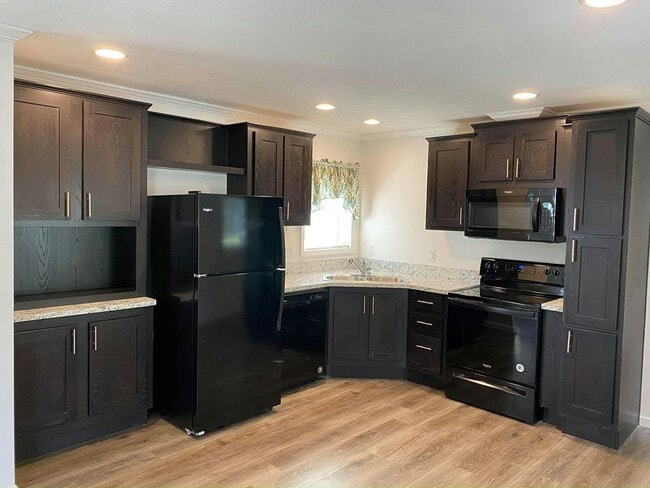 8854 Breinig Run Cir in Breinigsville, PA - Building Photo - Building Photo