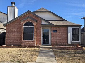 2122 Meench Dr in Moore, OK - Building Photo