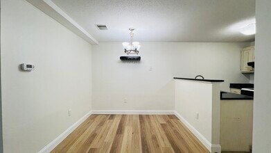 18 Walden Dr in Natick, MA - Building Photo - Building Photo