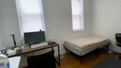 23 Hemenway St, Unit B2 in Boston, MA - Foto de edificio - Building Photo