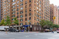 744-748 2nd Ave in New York, NY - Foto de edificio - Building Photo