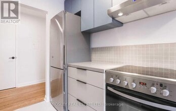 555 Birchmount Rd in Toronto, ON - Building Photo - Building Photo