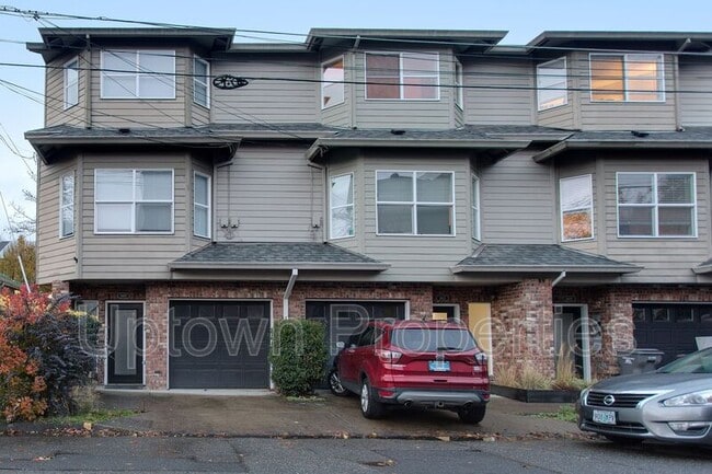 3417 SW Moss St in Portland, OR - Building Photo - Building Photo