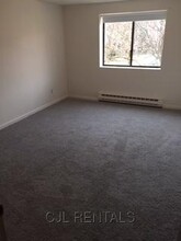 25 Brooks Park-Unit -16 in Medford, MA - Foto de edificio - Building Photo