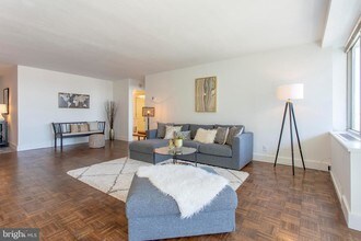 2401 Pennsylvania Ave-Unit -19A10 in Philadelphia, PA - Building Photo - Building Photo