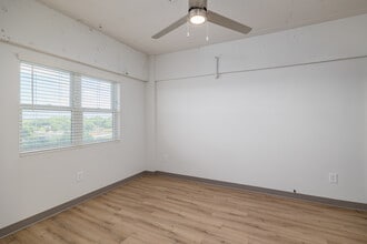 Aya Tower in East Point, GA - Foto de edificio - Interior Photo