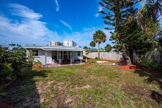 8 Palm Dr in Ormond Beach, FL - Building Photo - Building Photo