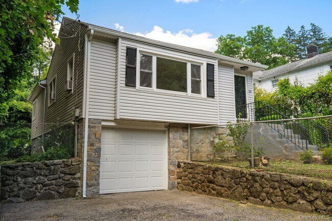 25 Maple Ave in Chappaqua, NY - Building Photo - Building Photo