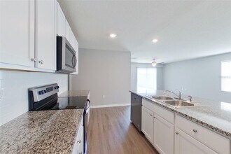 8577 SW 43rd Ter in Ocala, FL - Building Photo - Building Photo