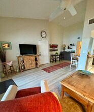 511 Plaza Seville Ct, Unit #24 in Treasure Island, FL - Foto de edificio - Building Photo