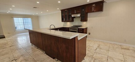 606 N Howard St in Glendale, CA - Building Photo - Building Photo