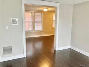 290 S Elmwood Ave in Buffalo, NY - Building Photo - Building Photo