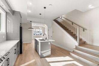 758 Coopland Crescent in Kelowna, BC - Building Photo - Building Photo