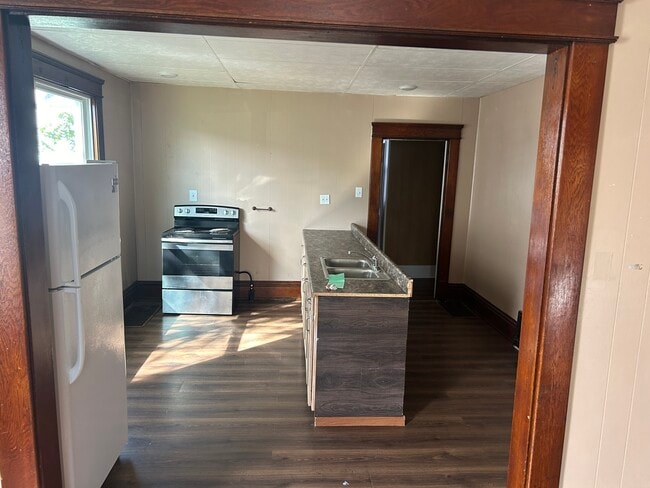 33 S McKinley Ave, Unit 1 in Alliance, OH - Building Photo - Building Photo