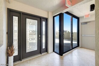 26140 Hickory Blvd, Unit 103 in Bonita Springs, FL - Foto de edificio - Building Photo