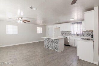 240 N Monte Vista St in Chandler, AZ - Foto de edificio - Building Photo