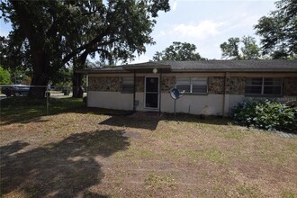 1803 Center St in Leesburg, FL - Foto de edificio - Building Photo