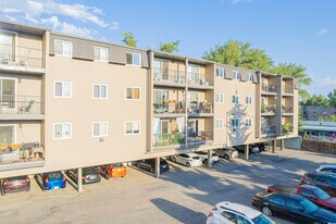2508 17th St SW in Calgary, AB - Building Photo