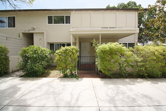 783 Roble Ave in Menlo Park, CA - Building Photo - Building Photo