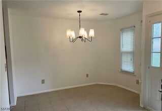 805 Sunshine Ct in Sayreville, NJ - Building Photo - Building Photo