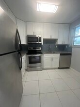 1001 SE 3rd St in Deerfield Beach, FL - Building Photo - Building Photo