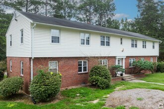 Poplar West Apartments in Durham, NC - Foto de edificio - Primary Photo