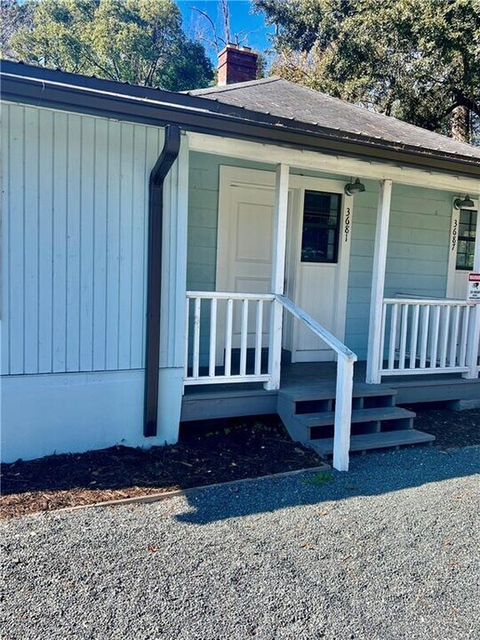 3681 Wylly Ave in Brunswick, GA - Building Photo