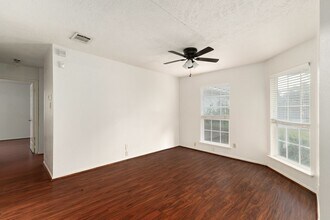 3118 Kempwood Dr in Sugar Land, TX - Building Photo - Building Photo