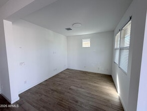 4323 W Palace Sta Rd in Phoenix, AZ - Building Photo - Building Photo