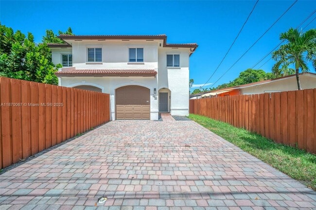 property at 2621 SW 18th St