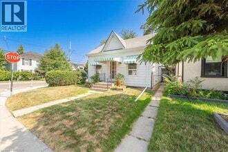30 Baker St in Hamilton, ON - Building Photo - Building Photo