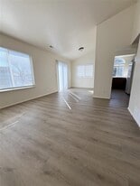 Country Crossing Apartments in Clinton, UT - Building Photo