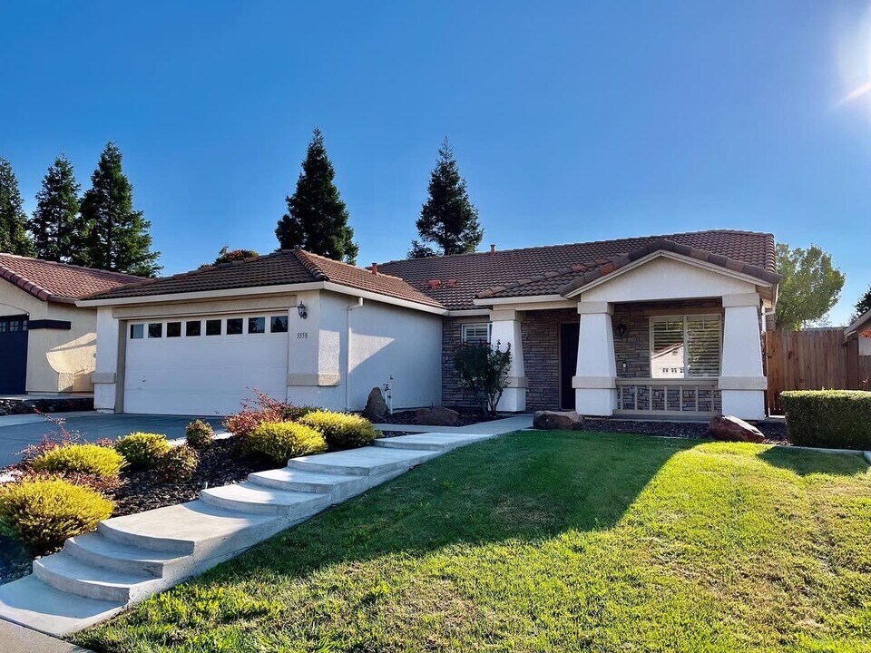 5558 Sage Dr in Rocklin, CA - Building Photo