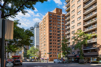 166 E 35th St in New York, NY - Foto de edificio - Building Photo