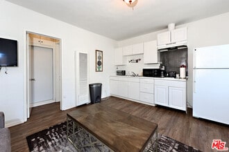 3743 McLaughlin Ave in Los Angeles, CA - Building Photo - Building Photo