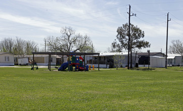 Cookson Mobile Home Park in Brookshire, TX - Foto de edificio - Building Photo