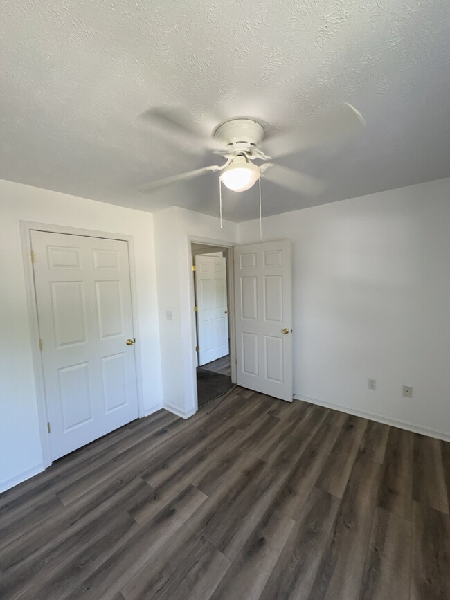 9303 Stonestreet Rd in Louisville, KY - Building Photo - Building Photo