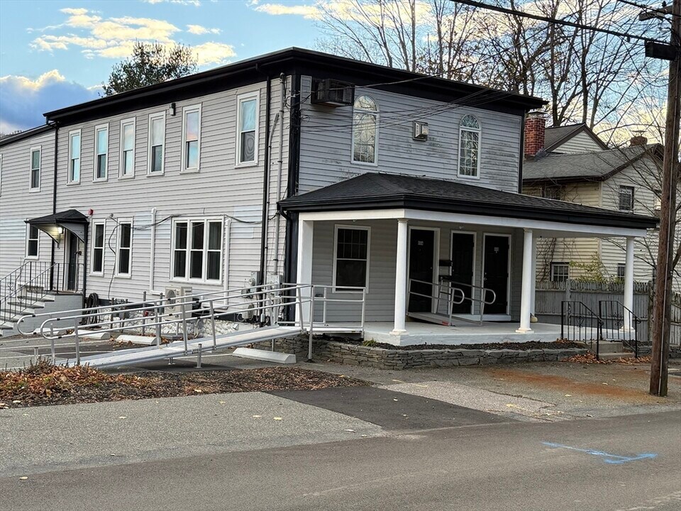 866 Center St in Middleboro, MA - Building Photo