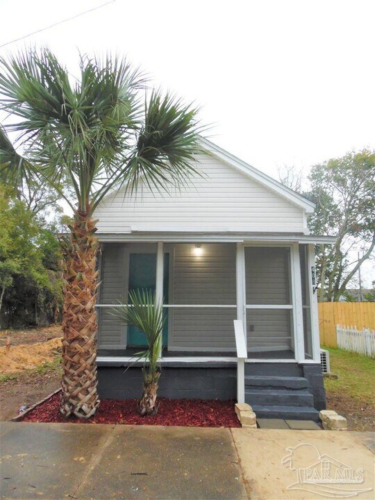 408 N C St in Pensacola, FL - Building Photo