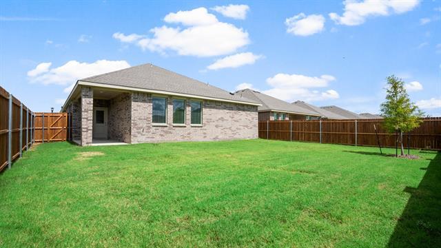 1316 Rousseau Dr in Little Elm, TX - Foto de edificio