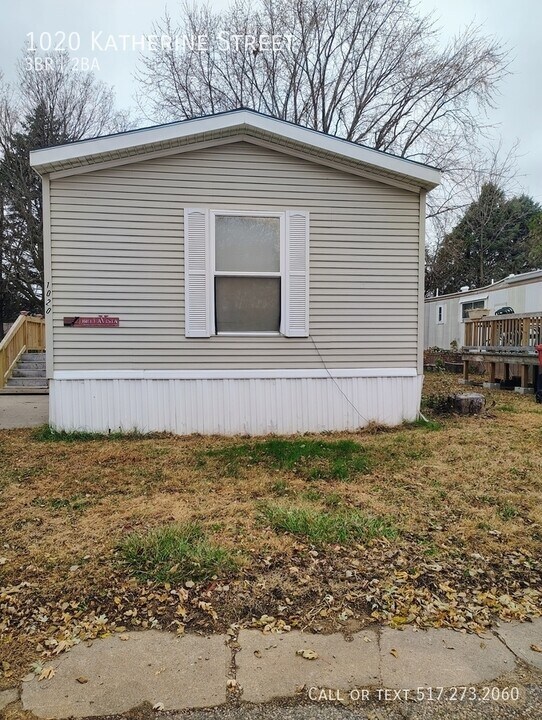 1020 Katherine St in Vermillion, SD - Building Photo