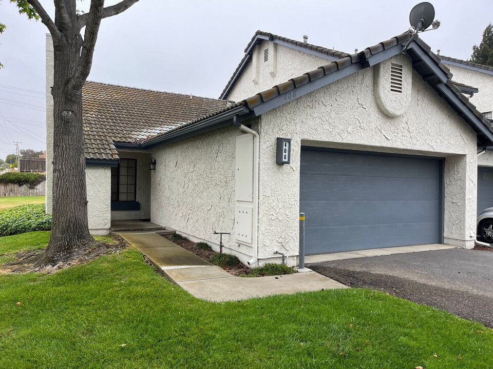 408 N Center Ct in Santa Maria, CA - Building Photo