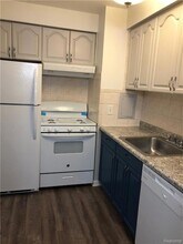 1249 Island Dr, Unit 104 in Ann Arbor, MI - Foto de edificio - Building Photo